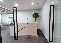 广渠门地铁口零距离 精装修带家具 拎包办公