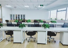 亮马桥商圈 精装带家具 户型方正 拎包入住 东南向