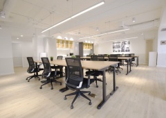 东四环远洋商务中心新出大户型~全新精装修带家具