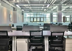 776㎡ 精装修带全套家具 4.7米挑高 户型方正