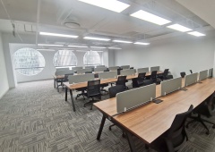 光华路SOHO 正对电梯 全新精装修带家具 彰显公司品质