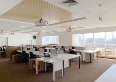 整层面积  四面采光 集团公司精装修 带全套办公家具