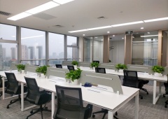 望京商圈方恒国际中心220㎡、精装修带家具、2个隔断间