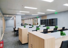 东方金融中心447㎡、多个隔断间、精装修带家具、随时入住