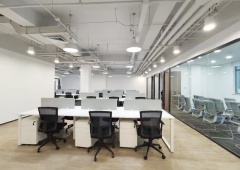 北美国际中心489㎡、精装修带家具、隔断间齐全、随时入住