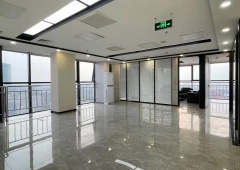 丰台科技园商圈时代财富天地204㎡、三个隔断间、精装带家具