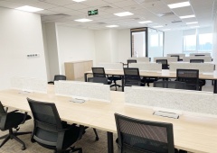 地标建筑高端知名写字楼，精装修带家具，户型方正利用率高