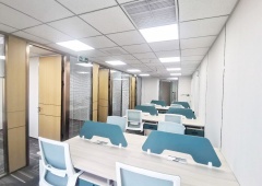 精装带办公家具133平可注册优质房源~地处CBD核心区域