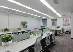 地铁7号线广渠门外 地铁出口 首东国际 精装修全套家具