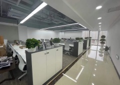 化工路焦奥中心 正对电梯 精装带家具 拎包入住随时起租
