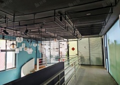 万荷产业园 精装loft394平米  精装修带家具 使用率高