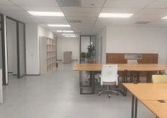 双桥新华世通大厦292㎡，精装修可注册，南向采光