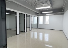 地铁1号线管庄站 新华世通大厦 全新装修 可配置全套家具