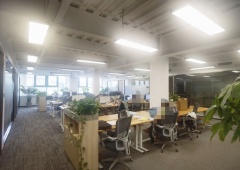 西城区西海48文创园地铁2/19号线积水潭站，精装修可注册