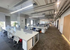 航空科技大厦整层面积1345平米，精装修带家具，可注册