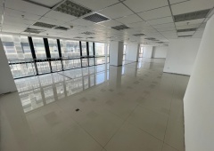 地处南二环开阳桥，近北京南站，大厦配套齐全，可定制装修