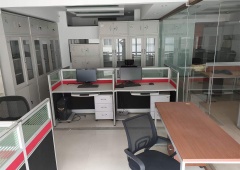 精装带全套办公家具，高层，视野采光好，近地铁，通勤方便