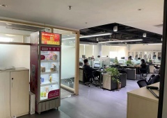 西奥中心 精装修整层面积出租 四面采光  随时看房 楼下地铁
