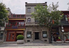 前门大街独栋出租，面积490平米，地上三层，地下一层