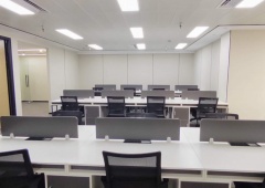 望京中轻大厦15号线地铁站，精装修带家具，随时看房起租