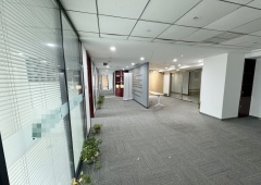 西四环南路 地铁0距离 中高区 遗留精装 户型方正可注册